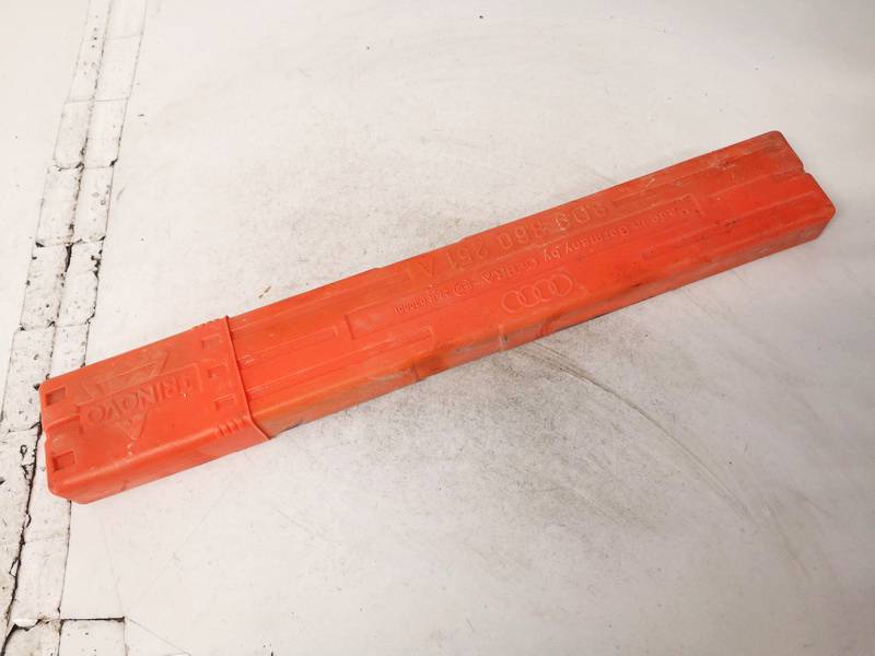 8D9860251A Volkswagen Golf 1997 Warning Triangle Integrated into Trunk