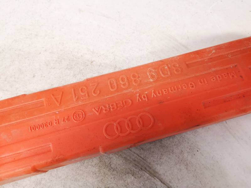 8D9860251A Volkswagen Golf 1997 Warning Triangle Integrated into Trunk - Thumbnail 2