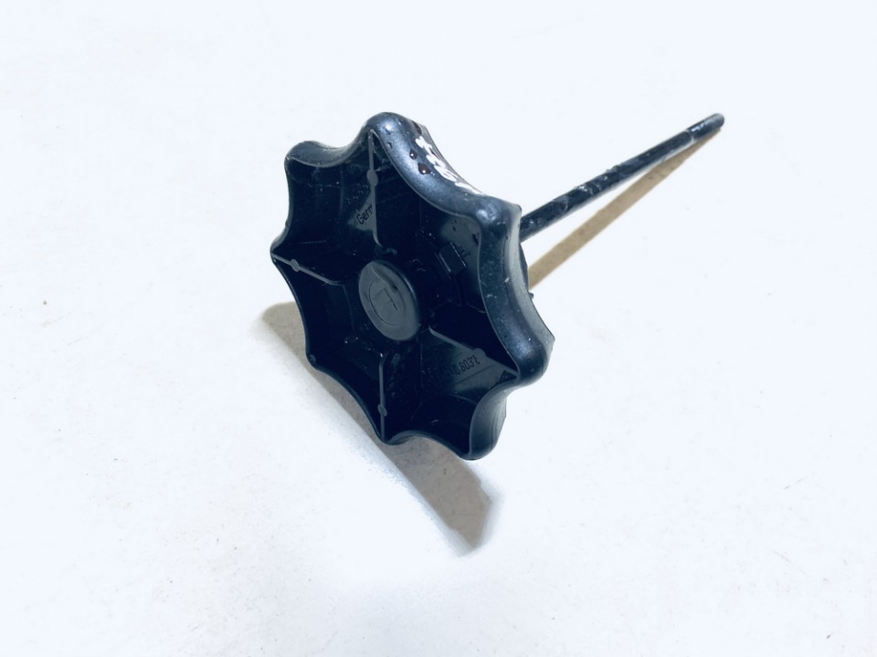 8N0803899 Audi TT 2006 Spare Tire Wheel Mount