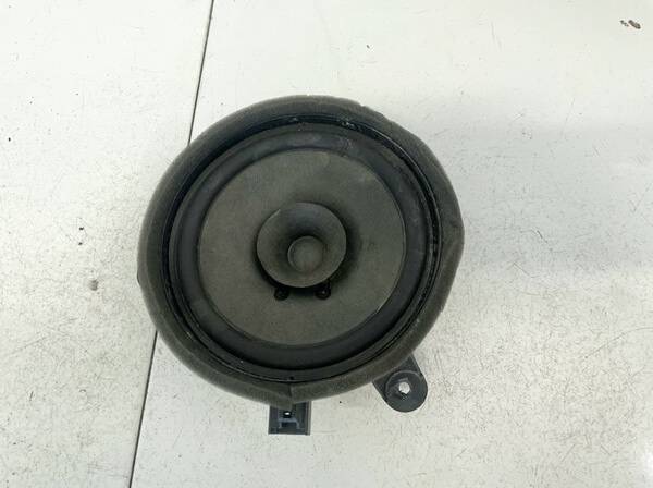 30752083 Volvo S40 2007 Speaker (audio)