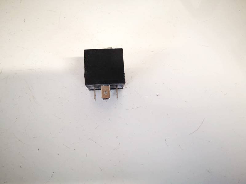 JD191212V40A Toyota Auris 2013 Relay module - Thumbnail 2