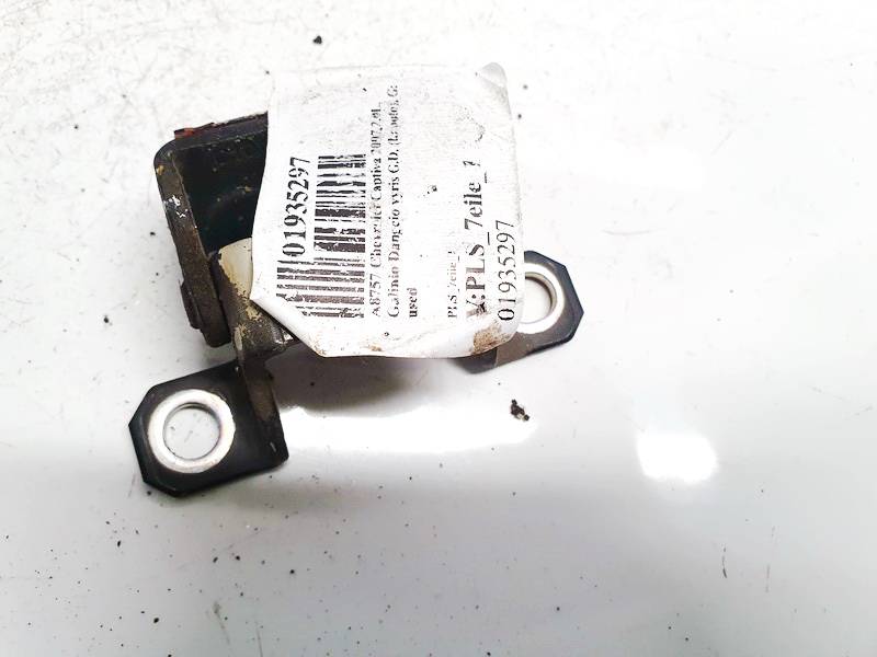 07003 Chevrolet Captiva 2007 Aizmugurējā vāka eņģe - AIZMUGURE PA LABI - Thumbnail 3