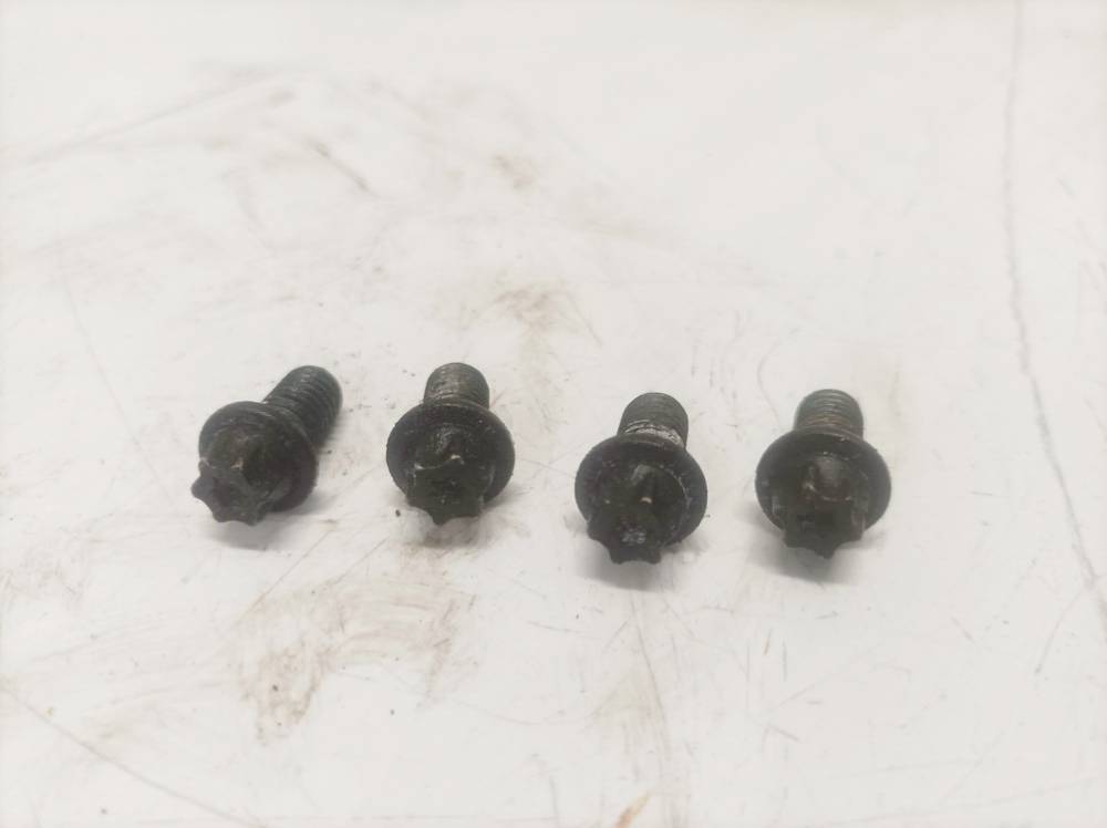 Opel Vectra 2000 Pressure Plate screw