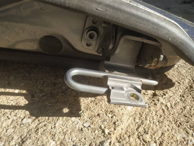 Porsche Cayenne 2004 Etuoven saranat - EDESSÄ