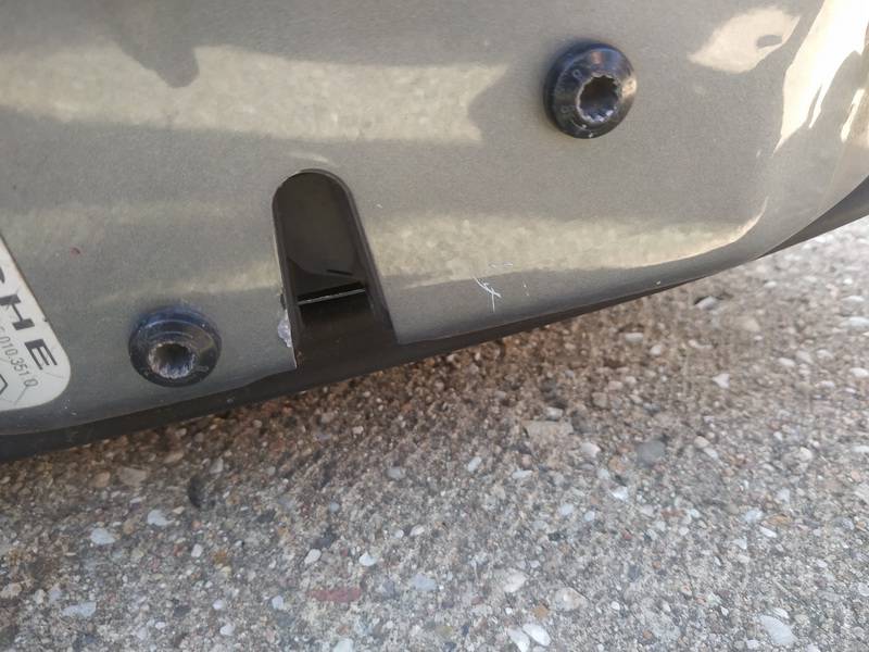 Porsche Cayenne 2004 Oven Lukko - EDESSÄ VASEMMALLA