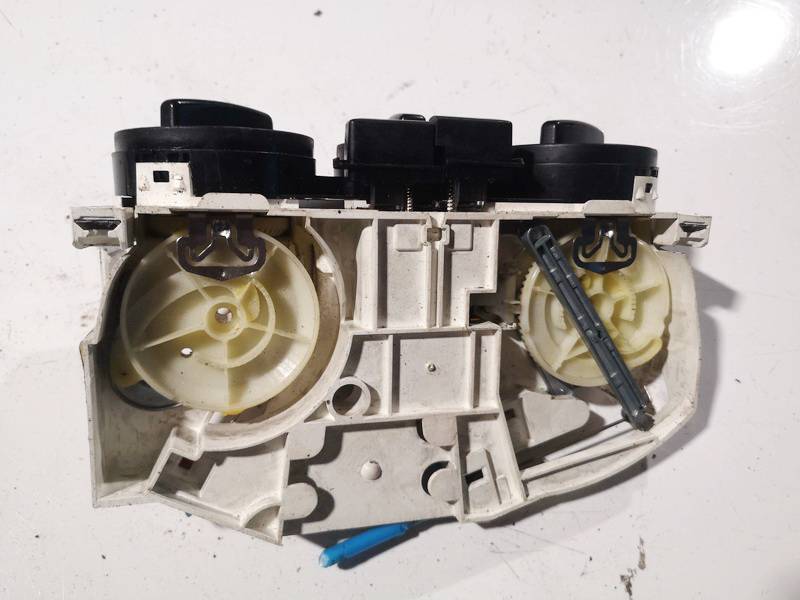 Volkswagen Passat 1999 Блок управления климатической установкой - Thumbnail 2