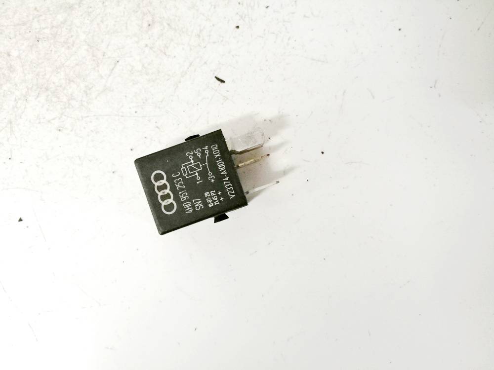 4H0951253C Skoda Superb 2011 Relay module - Thumbnail 3