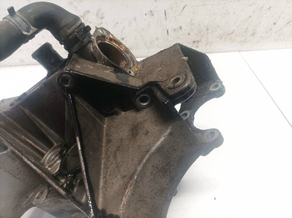 028903143AF Volkswagen Passat 1997 Variklio kronsteinas ir Greiciu dezes kronsteinas - Thumbnail 2