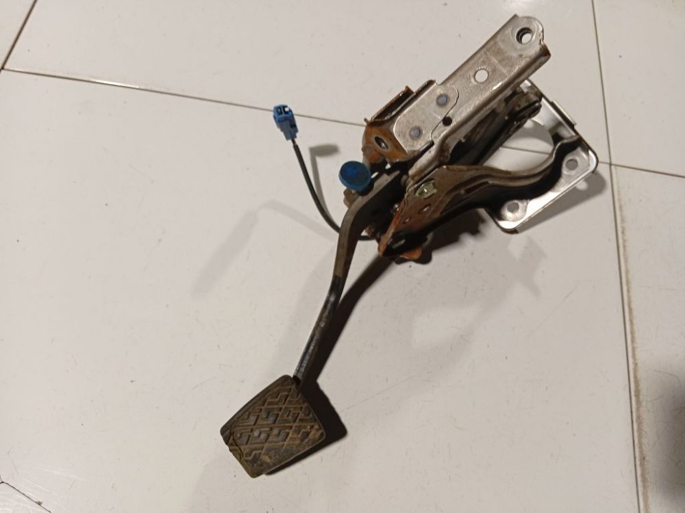 Lexus IS - CLASS 2006 Pedal work, Brake pedal, Pedal bracket, Clutch pedal