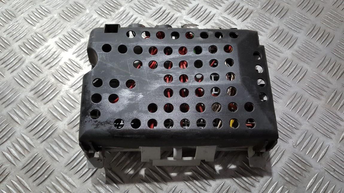 90504534 Opel Vectra 1996 Fuse box