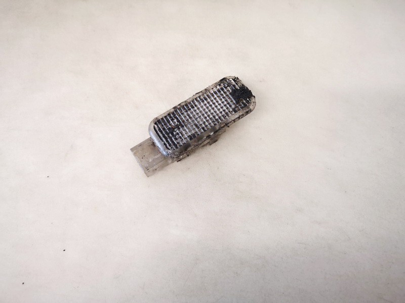 4B0947415 Audi A4 1998 Salono lemputė