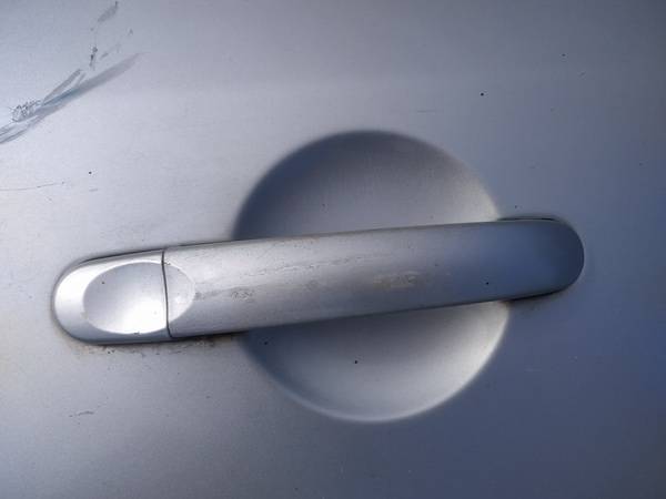 Volkswagen Touran 2005 Etuoven ulkokahva - EDESSÄ OIKEALLA - Thumbnail 2