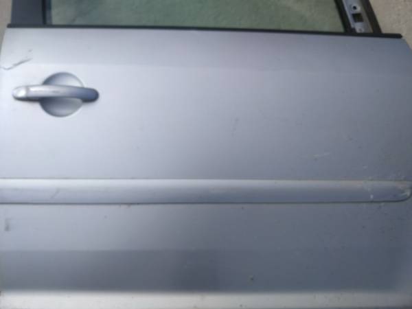 Volkswagen Touran 2005 Etuoven lista (muoto) - EDESSÄ OIKEALLA