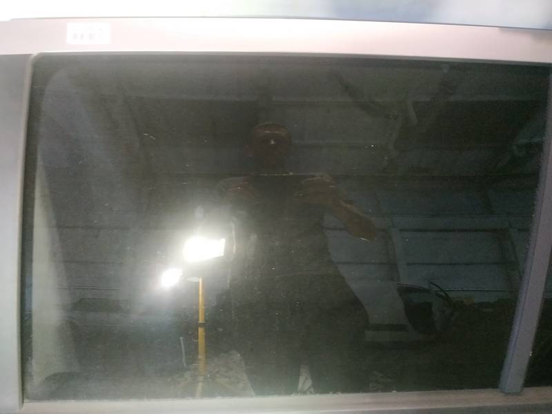 AS2 Opel Zafira 2005 Durvju stikls - AIZMUGURE PA KREISI