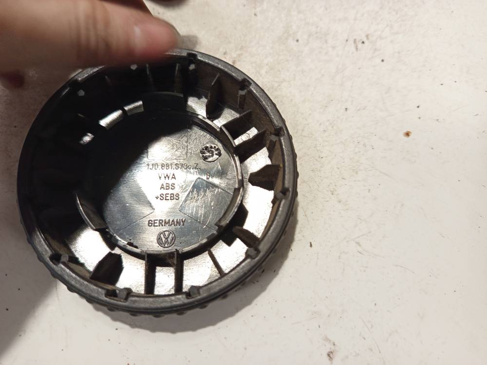 1J0881673 Volkswagen Polo 2003 PLASTICOS-Otros repuestos del interior - Thumbnail 3