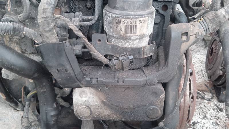 90571673 Opel Signum 2003 Oil Filter Housing (oil filter cooler)