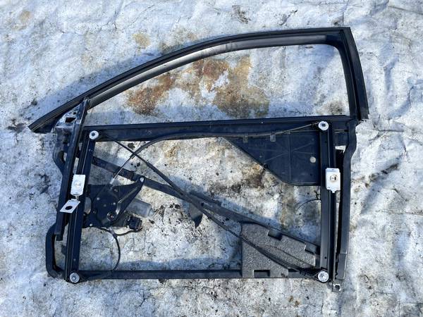 8L3837753 Audi A3 1996 Durvju rāmis - PRIEKŠA PA KREISI