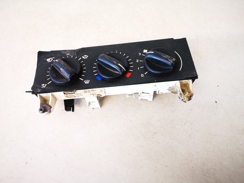 133761F Renault Master 2002 Climate Control Panel (heater control switches)