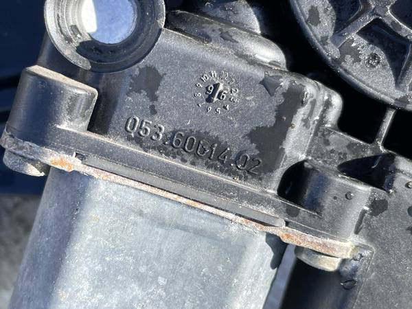 0536001402 Audi A3 1996 Durvju loga pacēlāja motors - PRIEKŠA PA KREISI - Thumbnail 3