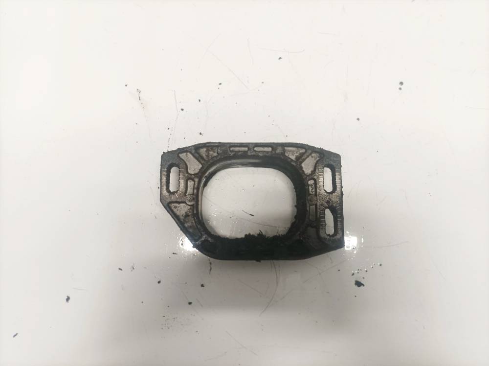 8D0199335M Volkswagen Passat 1997 Variklio kronsteinas ir Greiciu dezes kronsteinas