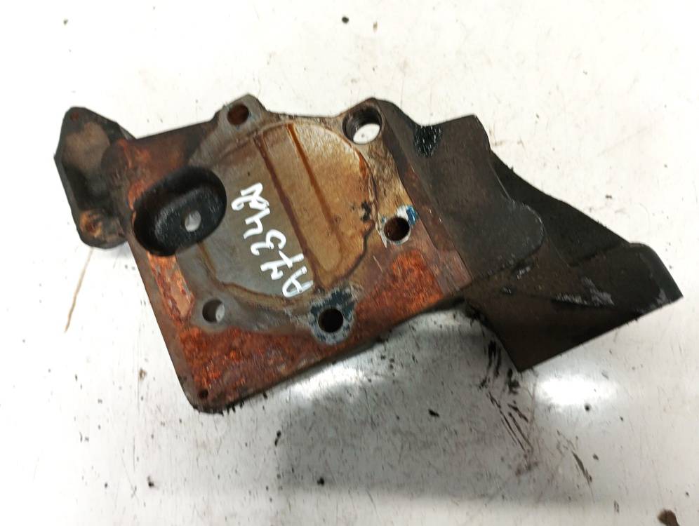 KKU103180 Rover 400-Series 1999 Wspornik silnika