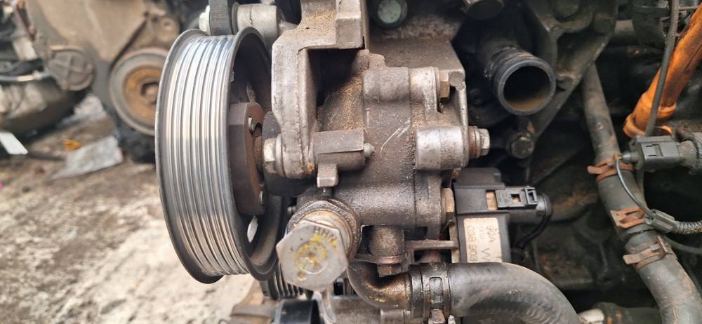 038145255B Volkswagen Golf 2000 Pump assembly - Power steering pump