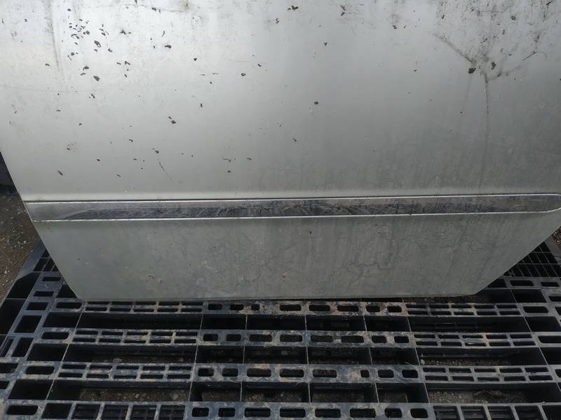 Toyota Avensis Verso 2002 Защитная планка двери - задний левый