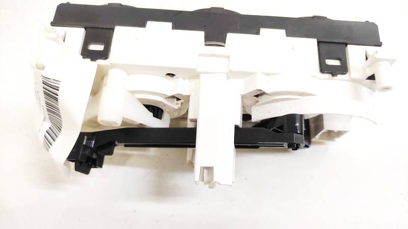 69947013 Peugeot 308 2009 Climate Control Panel (heater control switches) - Thumbnail 2