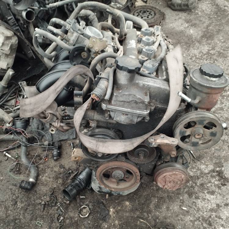 1SZ Toyota Yaris 1999 Engine