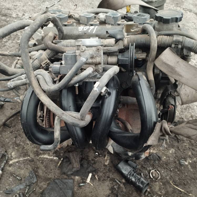 1SZ Toyota Yaris 1999 Engine - Thumbnail 4