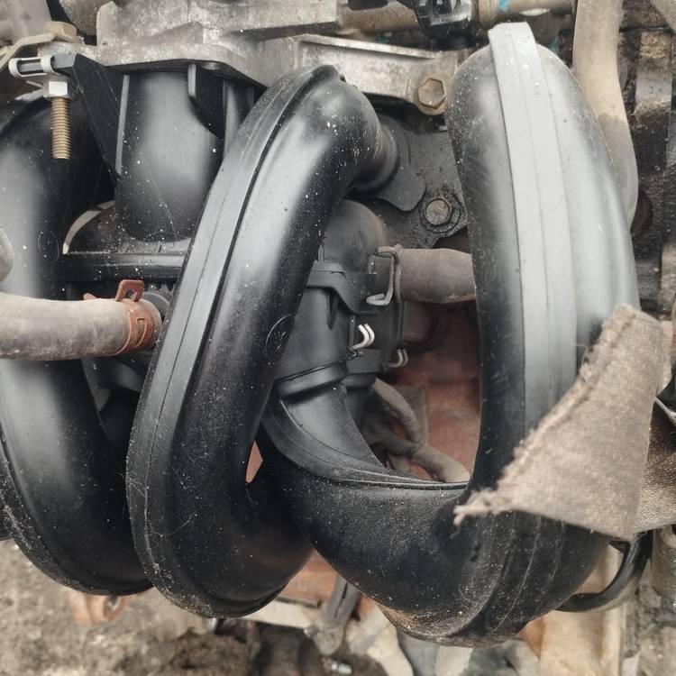 Toyota Yaris 1999 Intake manifold (Inlet Manifold)