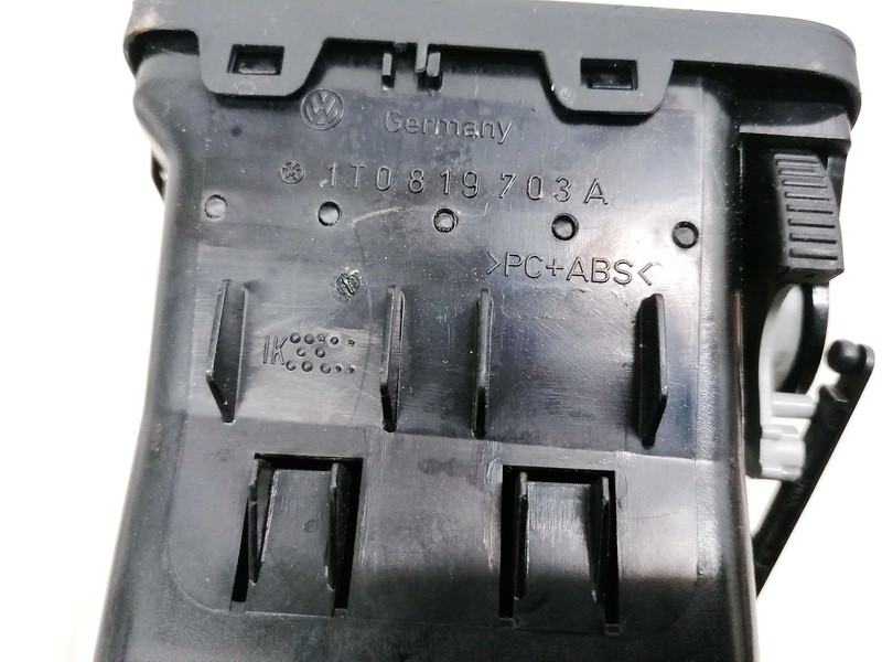 1T0819703A Volkswagen Touran 2003 Dash Vent (Air Vent Grille) - Thumbnail 3