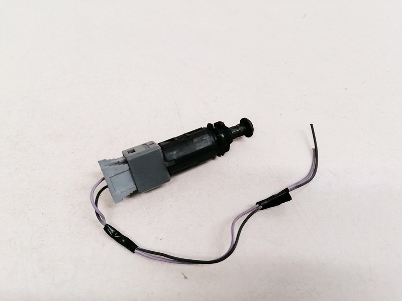 110894 Renault Laguna 2002 Bremžu lukturu sensors