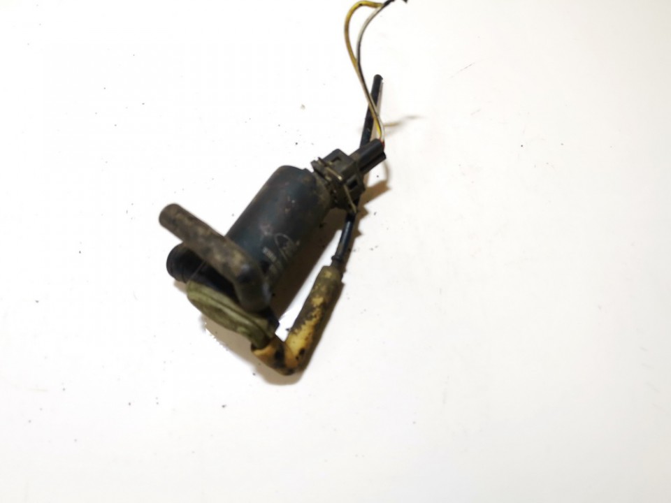 93BB17K624BA Ford Focus 2000 Windshield Windscreen Washer Pump - Thumbnail 3