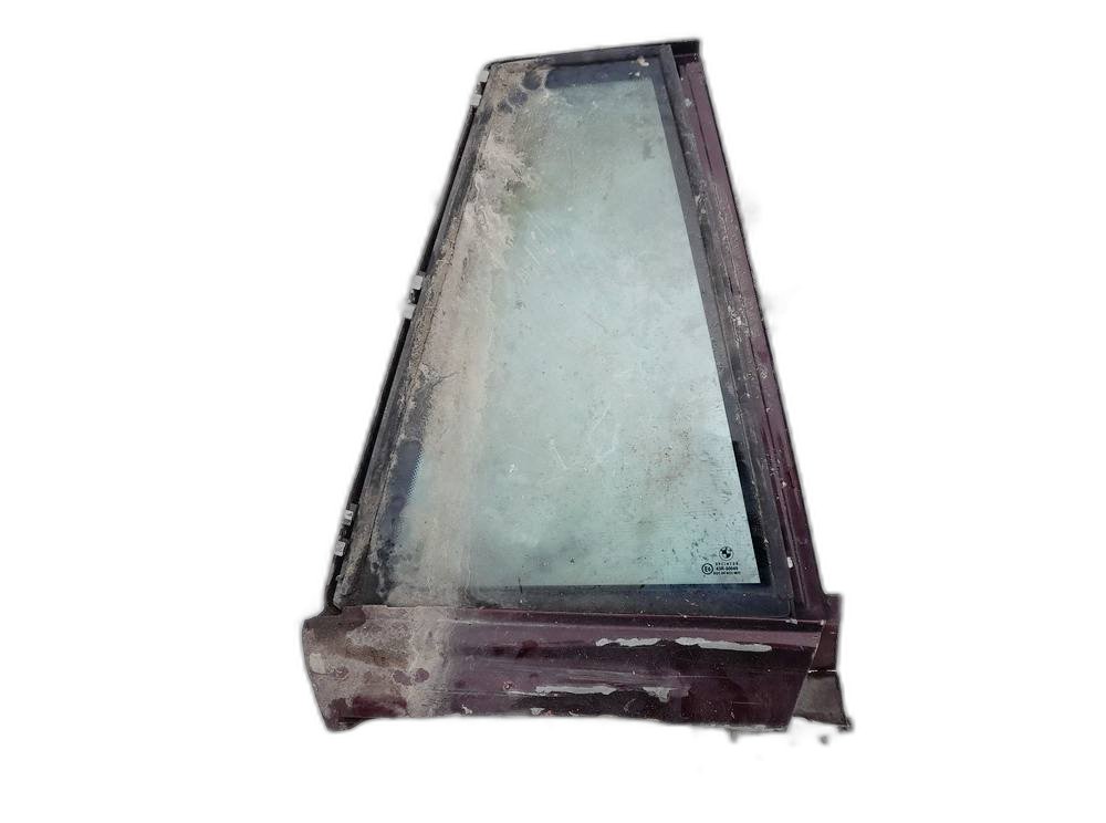 E643R00049 BMW 3-Series 1996 Quarter glass - REAR RIGHT