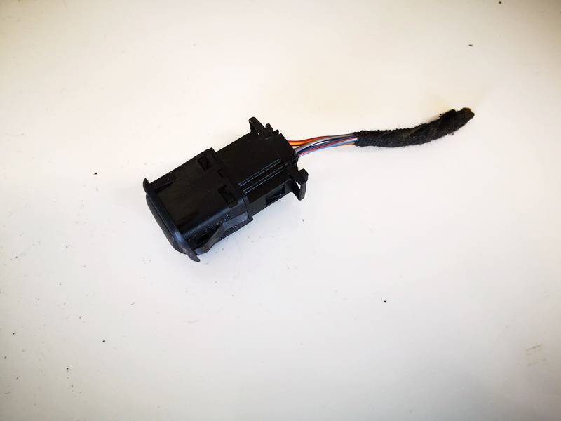 3B0959833A Volkswagen Golf 2000 Fuel Cap Switch (Gas Fuel Door Switch Button) - Thumbnail 2