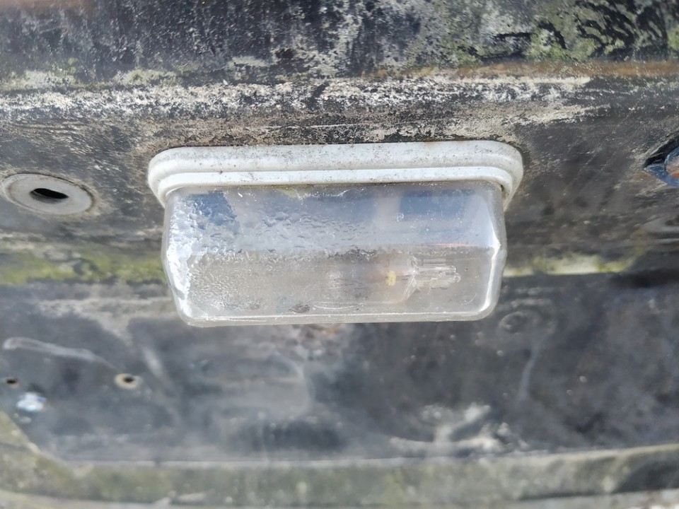 Toyota Avensis 2003 Oświetlenie tablicy rejestracyjnej - TYLNE