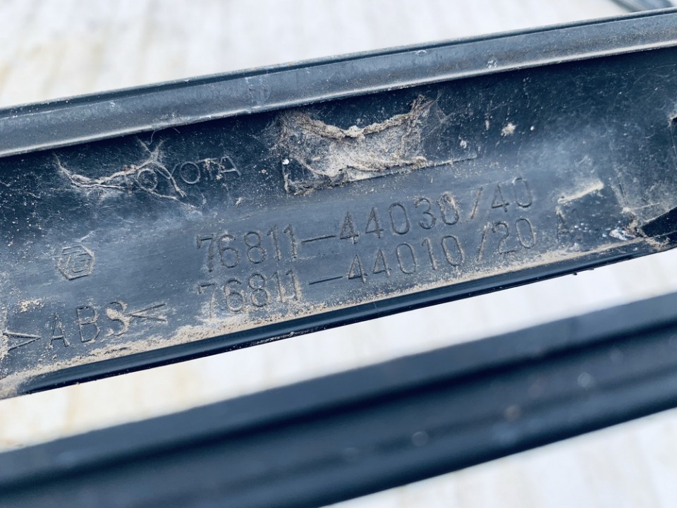 7681144030 Toyota Avensis Verso 2002 Aizmugurējā vāka ārējā apdare (numura apgaismojums) - AIZMUGURE - Thumbnail 3