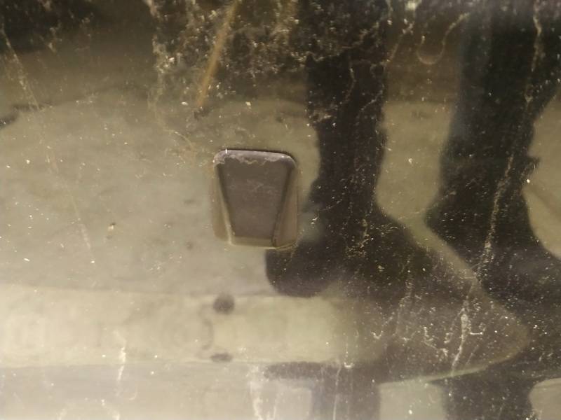 Audi A4 1997 Dysza spryskiwacza przedniej szyby - Thumbnail 2