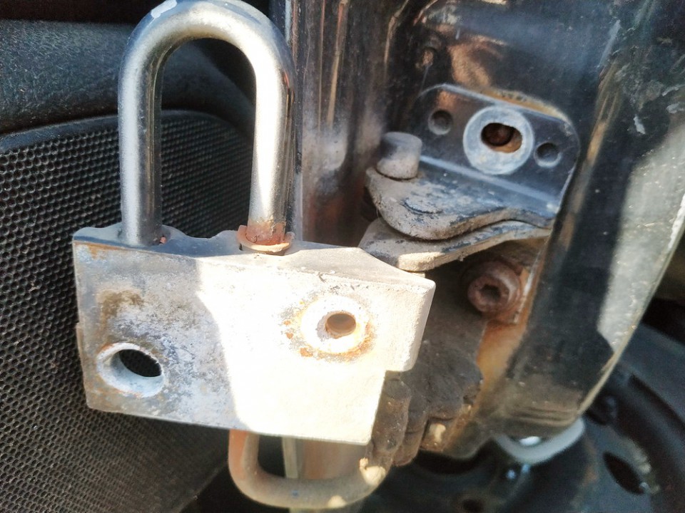 Audi A3 2007 Door Hinge - FRONT - Thumbnail 2