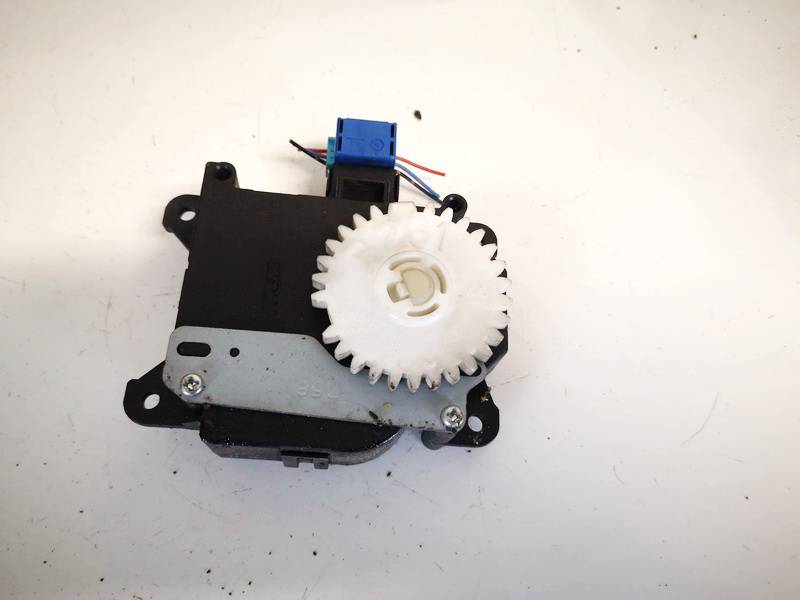 MF1138002800PLS Toyota Auris 2013 кронштейн моторчика заслонки отопителя - Thumbnail 3