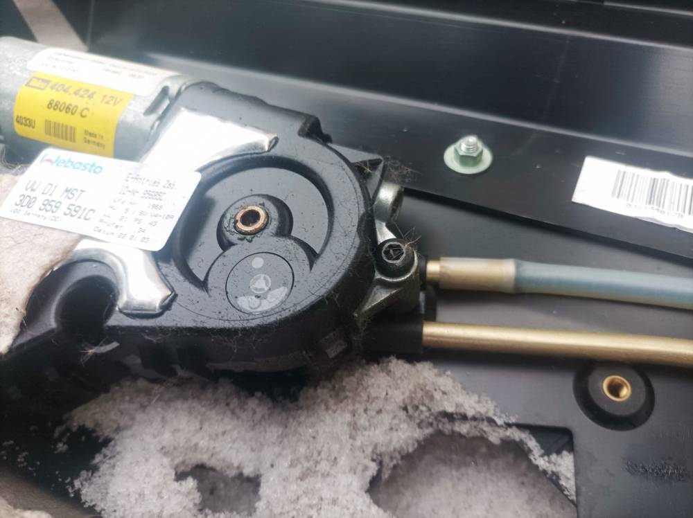 404.424 Volkswagen Phaeton 2003 Sunroof Motor - Thumbnail 3