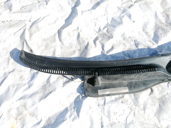 1M1853185 Seat Toledo 2002 Wiper Muolding - FRONT