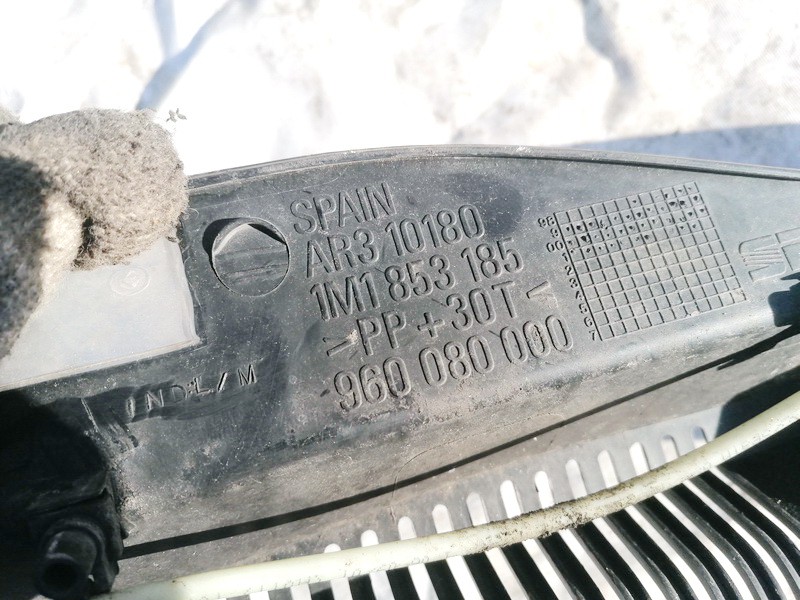 1M1853185 Seat Toledo 2002 Wiper Muolding - FRONT - Thumbnail 3