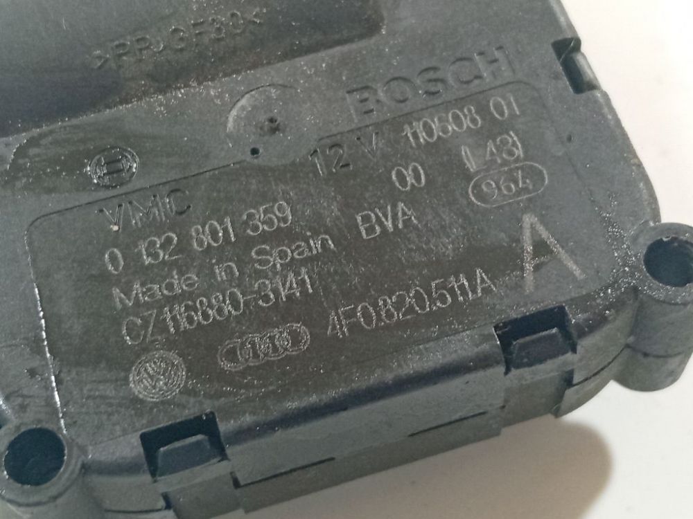 0132801359 Audi A6 2008 кронштейн моторчика заслонки отопителя - Thumbnail 4