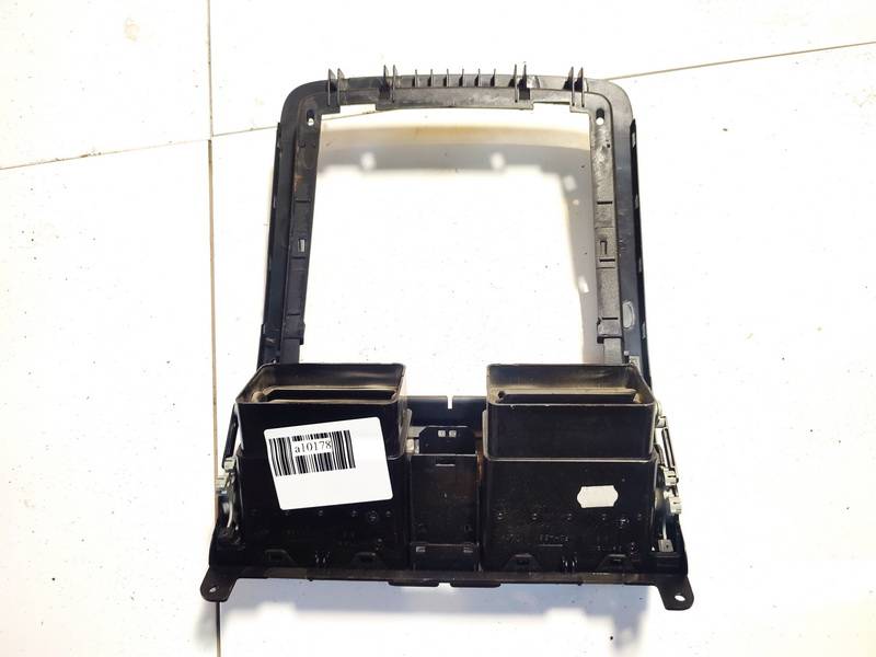 1T181728B Volkswagen Touran 2005 Sisäilman ilmanvaihtoritilät - Thumbnail 2