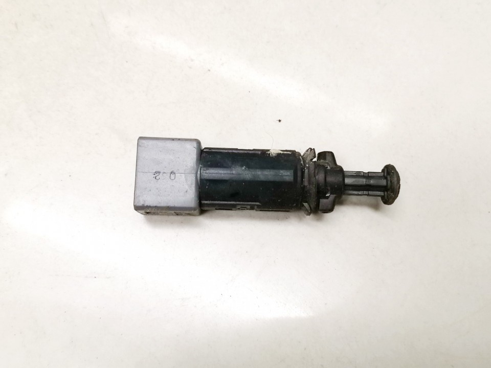 110894 Renault Laguna 2002 Bremžu lukturu sensors