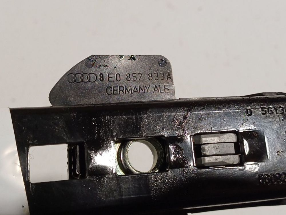 8E0857833A Skoda Superb 2010 Seat belt adjustment rail - FRONT RIGHT - Thumbnail 4