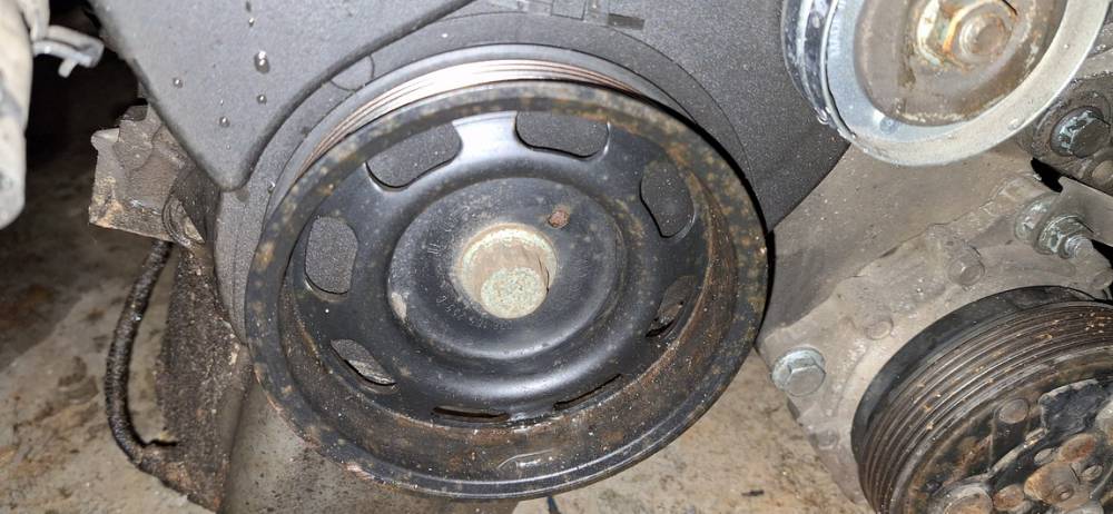 036105255C Volkswagen Golf 2000 Alkuninio veleno dantratis (skyvas - skriemulys) - Thumbnail 4