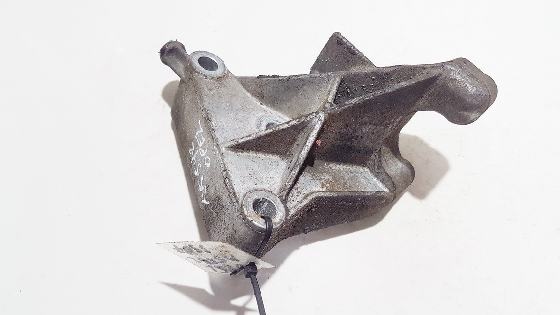 90496729 Opel Vectra 1998 Кронштейн двигателя и Кронштейн коробка передач